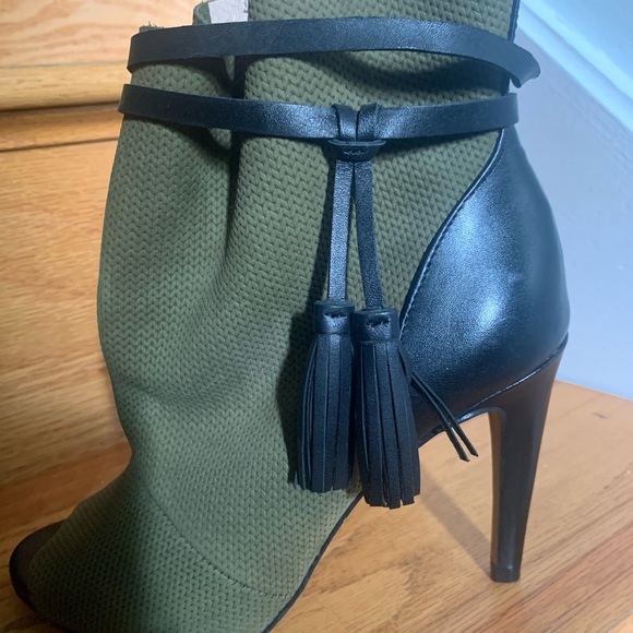 French Connection open-toe booties. Leather upper, synthetic sole. 3+” heels. - Picture 3 of 10